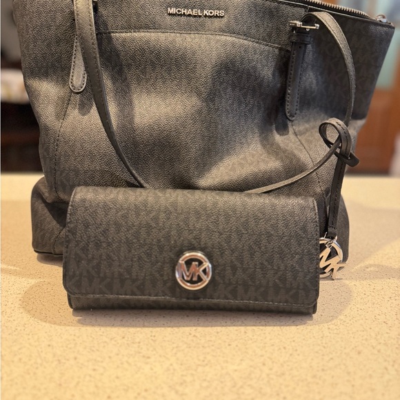 Michael Kors Charcoal Tote and Wallet Set - Picture 1 of 7